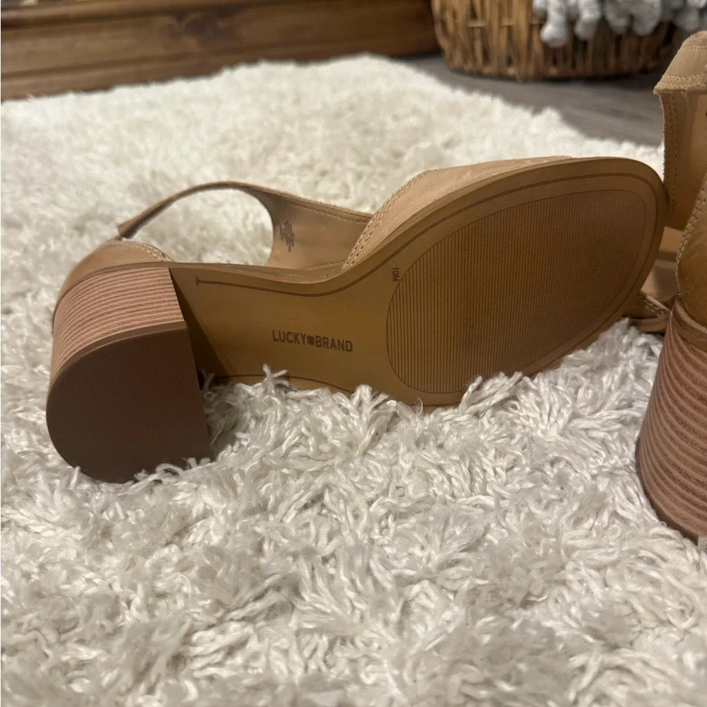 Lucky Brand Tan Women's Heels - Picture 6 of 13